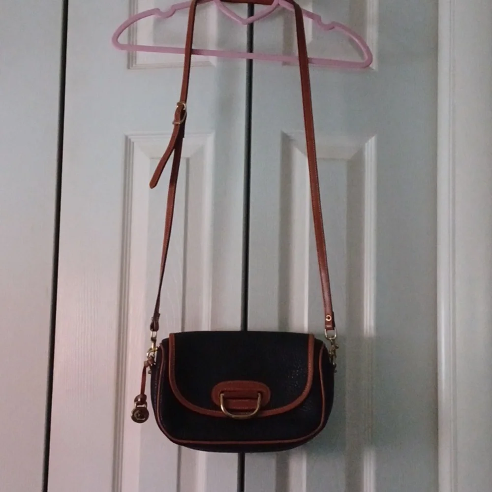 Dooney & Bourke Pebbled Leather Black/ Brown Leather Crossbody - Picture 4 of 11